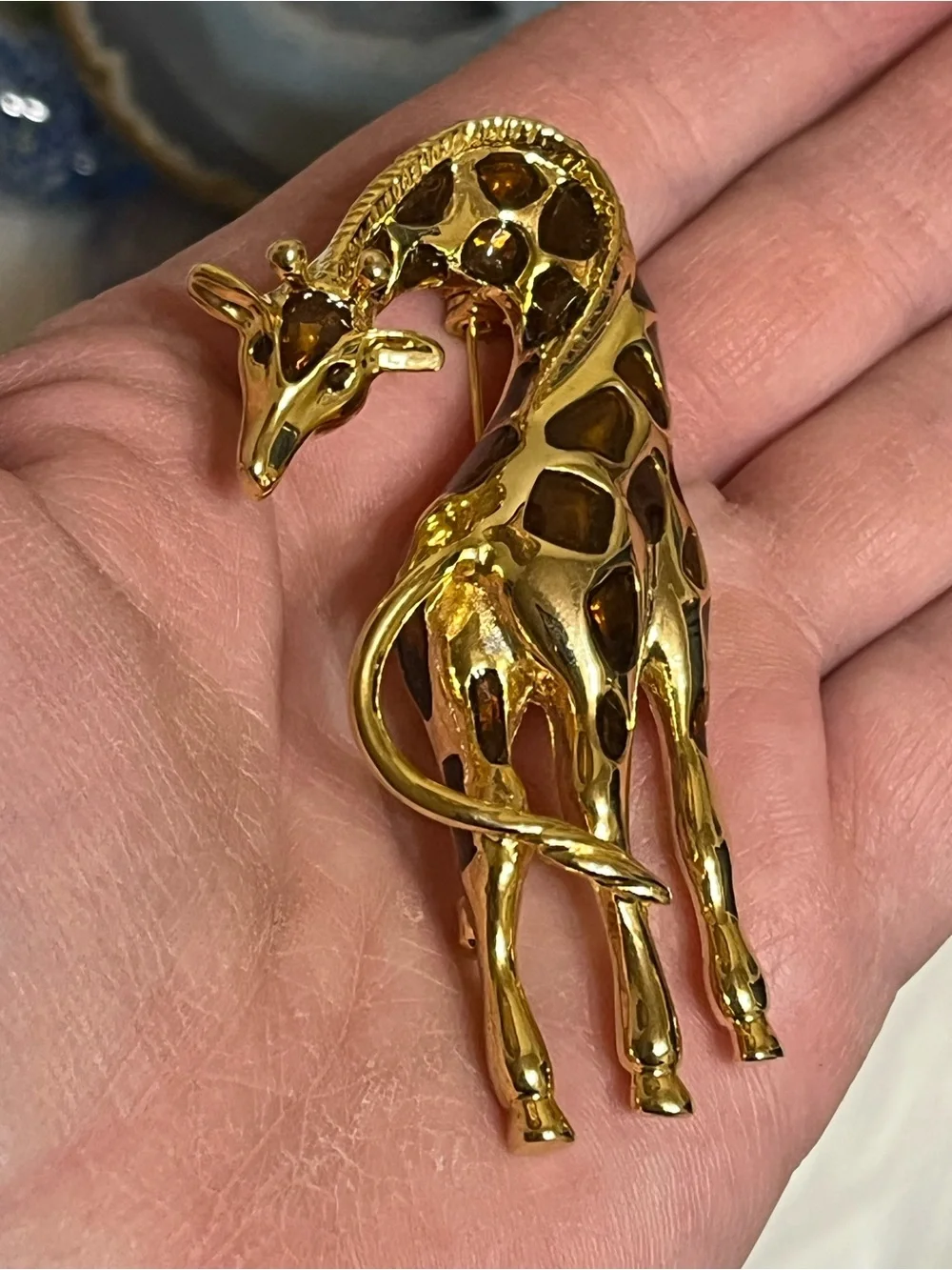 Giraffe Brooch